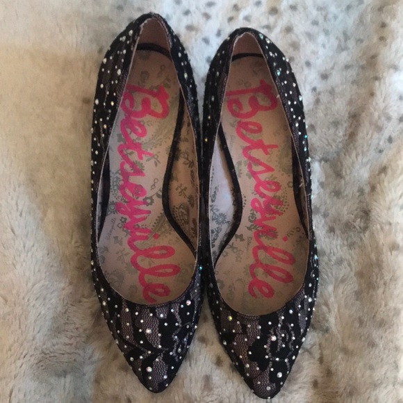 Betseyville Shoes - Picture 2 of 6